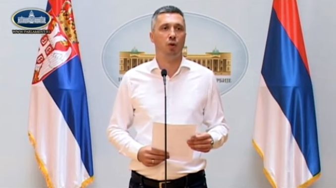 Obradović pozvao vojsku i policiju da preuzmu vlast, Vulin pozvao psihijatre da reaguju