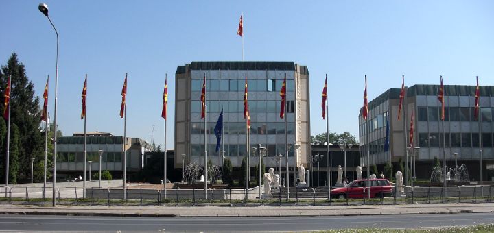 Azeski: Zašto smo samo Makedonci i ništa drugo?