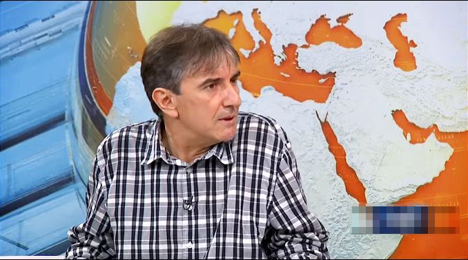 Vrhovnik srpski i cele Srbije bez Kosova i Metohije posegnuo je za Damoklovim mačem od koga su neki pre njega već "izginuli"