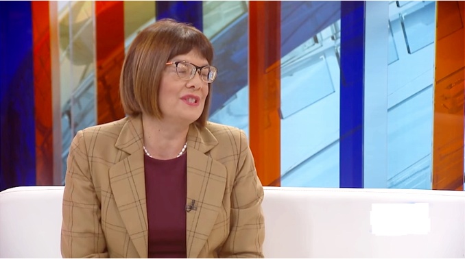 Vrhovnik srpski i cele Srbije bez Kosova i Metohije posegnuo je za Damoklovim mačem od koga su neki pre njega već "izginuli"