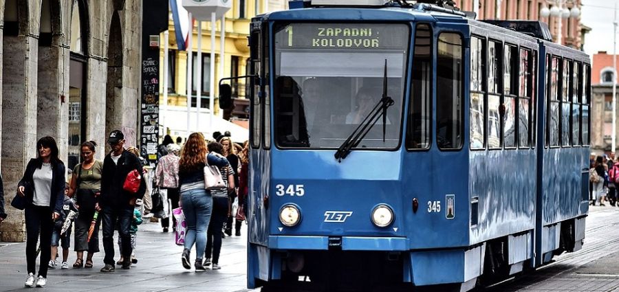 Potraga za boljim životom: Više od 12.000 ljudi iz BiH za godinu dana odselilo u Hrvatsku Zagreb Tramvaj 900x425 1