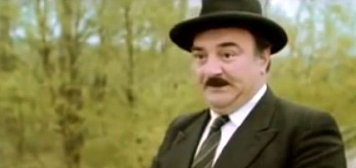 Ovde leži Bata Čuburac, umro na vreme, boli ga ku..c Ovde leži Bata Čuburac, umro na vreme, boli ga ku..c
