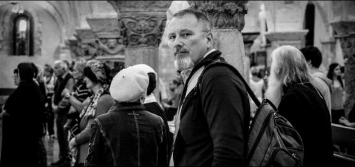 Đorđe D. Sibinović: Ker laje, vetar nosi - jesu li kerovi progovorili ili su vetrovi prestali da duvaju? Đorđe D. Sibinović: Ker laje, vetar nosi - jesu li kerovi progovorili ili su vetrovi prestali da duvaju?