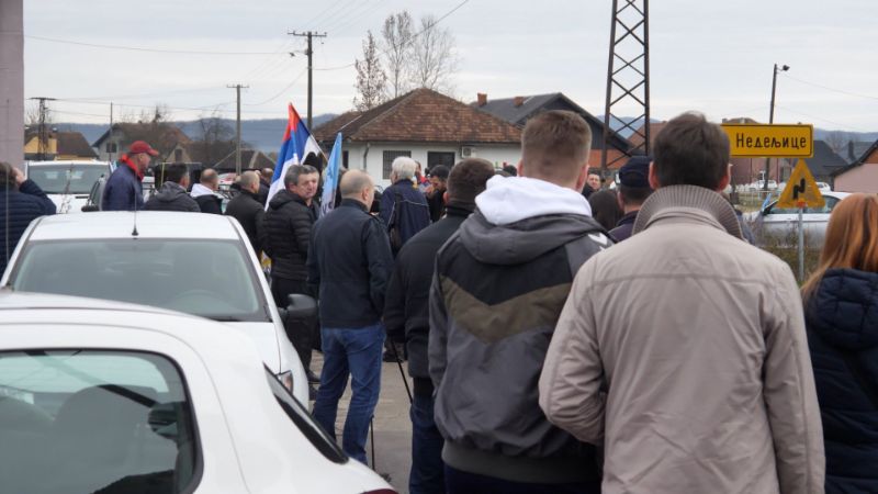 NE DAMO NI METAR ZEMLJE, NI KAP VODE! Zelena patrola na auto-litiji protiv Rio Tinto: Građani ne veruju obećanjima kompanije Auto Litije Rio Tinto Zelena Patrola 3 800x450 1