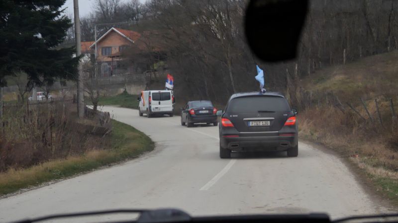 NE DAMO NI METAR ZEMLJE, NI KAP VODE! Zelena patrola na auto-litiji protiv Rio Tinto: Građani ne veruju obećanjima kompanije Auto Litije Rio Tinto Zelena Patrola 6 800x450 1