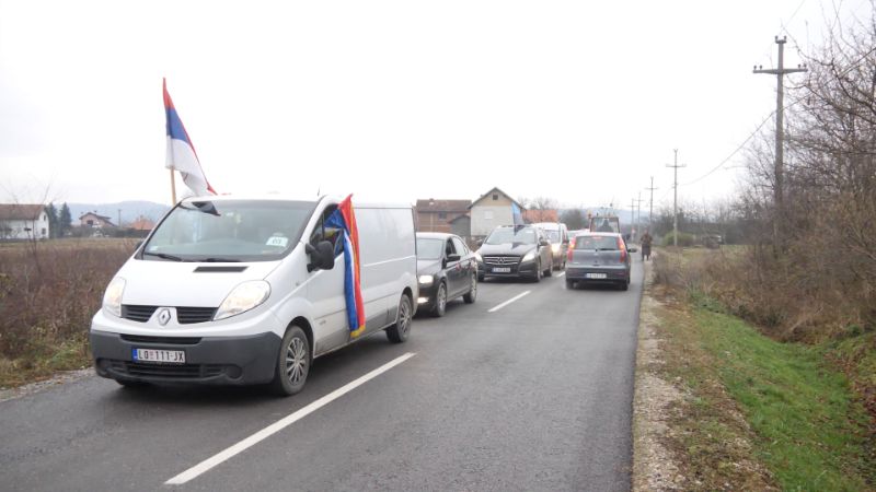 NE DAMO NI METAR ZEMLJE, NI KAP VODE! Zelena patrola na auto-litiji protiv Rio Tinto: Građani ne veruju obećanjima kompanije Auto Litije Rio Tinto Zelena Patrola 7 800x450 1