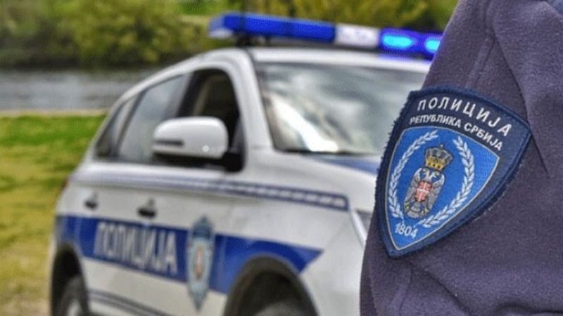Policija na Jarinju zaplenila više od šest kilograma kokaina Policija Amblem Vozilo 800x450 1