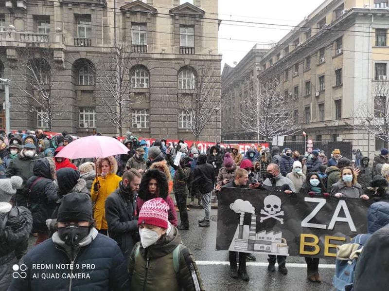 Održan protest protiv zagađenja vazduha: Država gradi još tri termoelektrane na najprljaviji mogući ugalj – lignit Zelena Patrola Protest Beograd 3 800x600 1