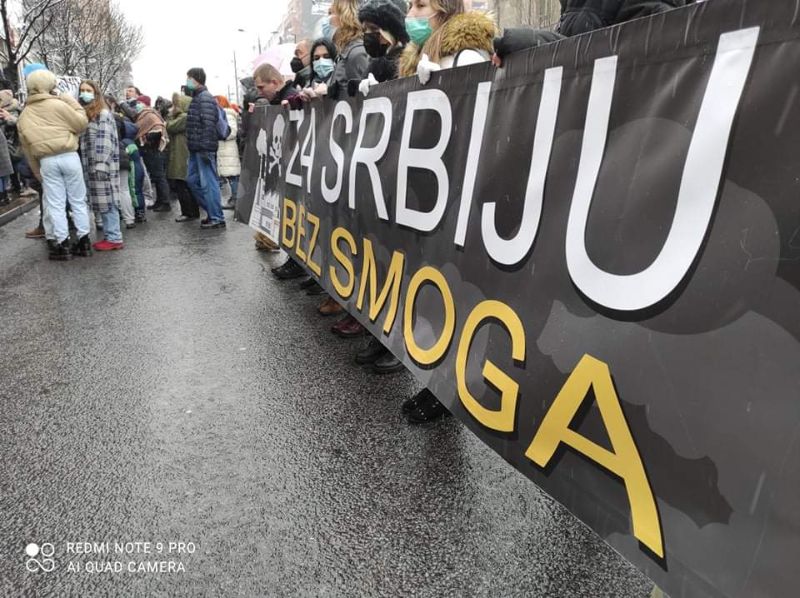 Održan protest protiv zagađenja vazduha: Država gradi još tri termoelektrane na najprljaviji mogući ugalj – lignit Zelena Patrola Protest Beograd 4 800x600 1