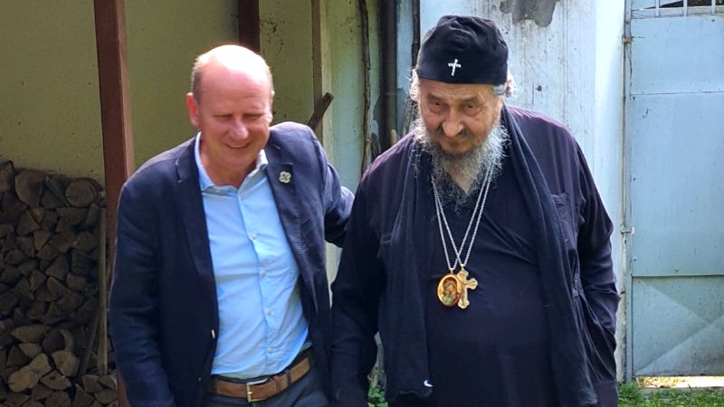 Đorđević: Nikada kao do sada vrh SPC i patrijarh materijalno nisu bolje stajalii Mladjan Djordjevic Vladika Atanasije 800x450 1