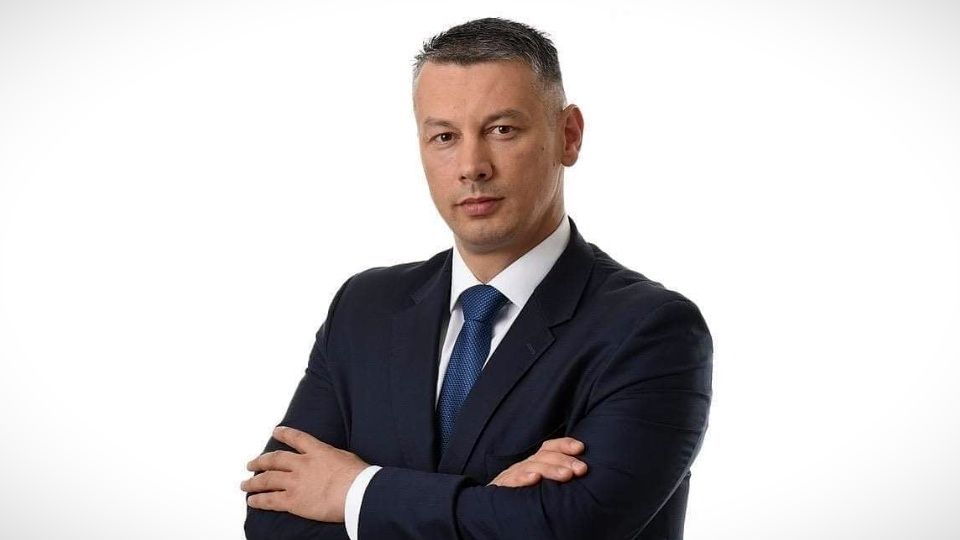 Nenad Nešić najavio tužbu protiv režimskih portala: Padate svi zajedno! Nenad Nesic 960x540 1