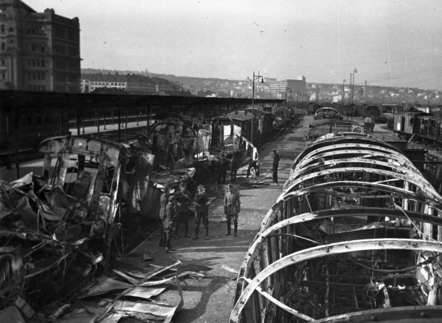 Bombardovanje Beograda: 6. april 1941, dan kada se Strašni sud spustio na srpsku prestonicu Fortepan Martin Djemil 5
