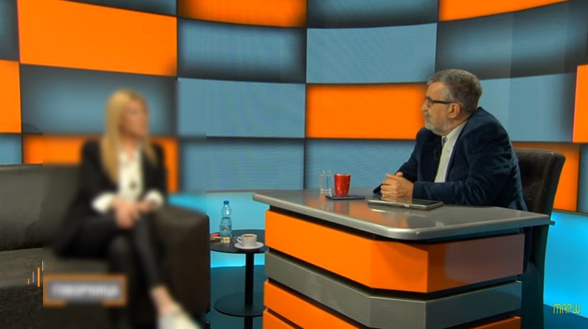 Perić: Ona je naša naša najbolja televizijska novinarka i reporterka, MORALNA TVRĐAVA. Živi u 18 kvadrata, na kredit kupila auto samo 10 godina star Jelena Zoric Mile Peric 849x476 1