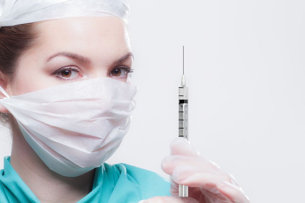 Danas počinje vakcinacija protiv sezonskog gripa Vakcina Medicinska Sestra 1024x682 1