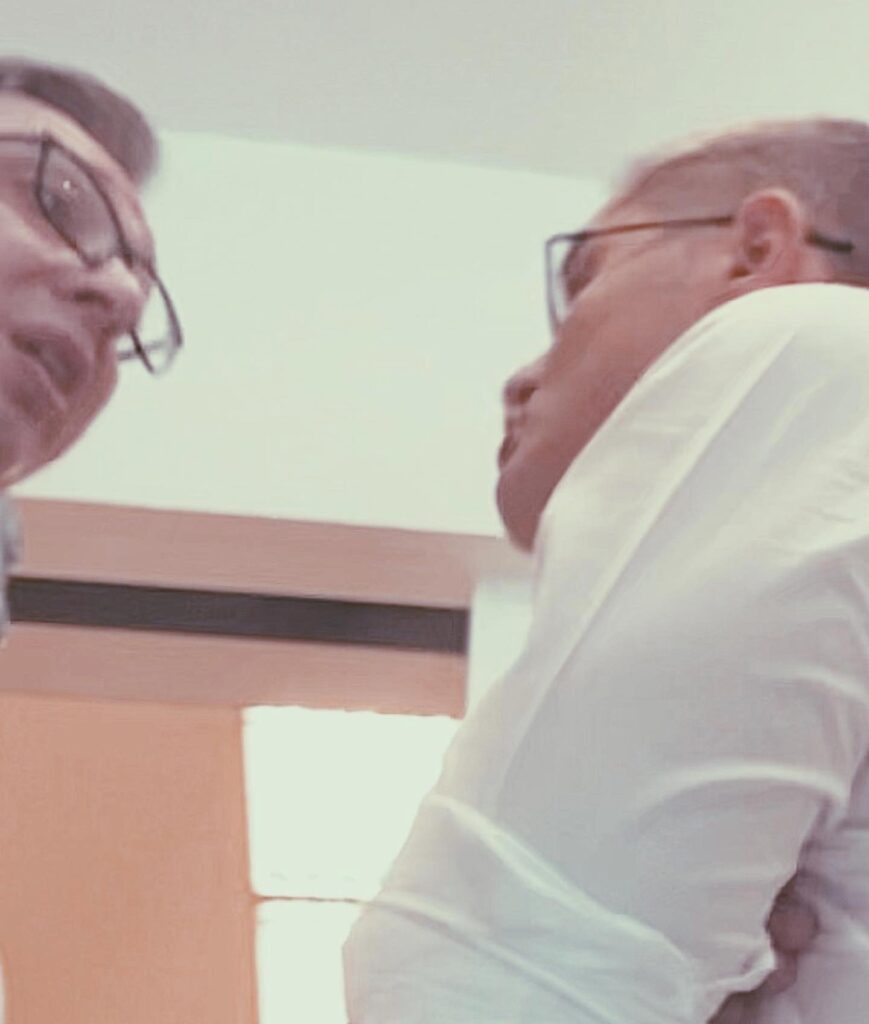 Ko to tamo ruši Vučića? Mesija sam sebe eliminiše mesijanskim ludilom. Vuk I Vucic 1 869x1024
