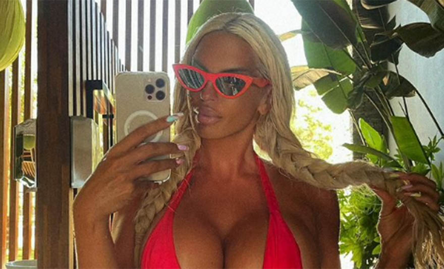 Karleuša pokazala crvene gaćice: "Goriš!" (FOTO, VIDEO) 6162c222c1935 Jelena Karleusa Instagram