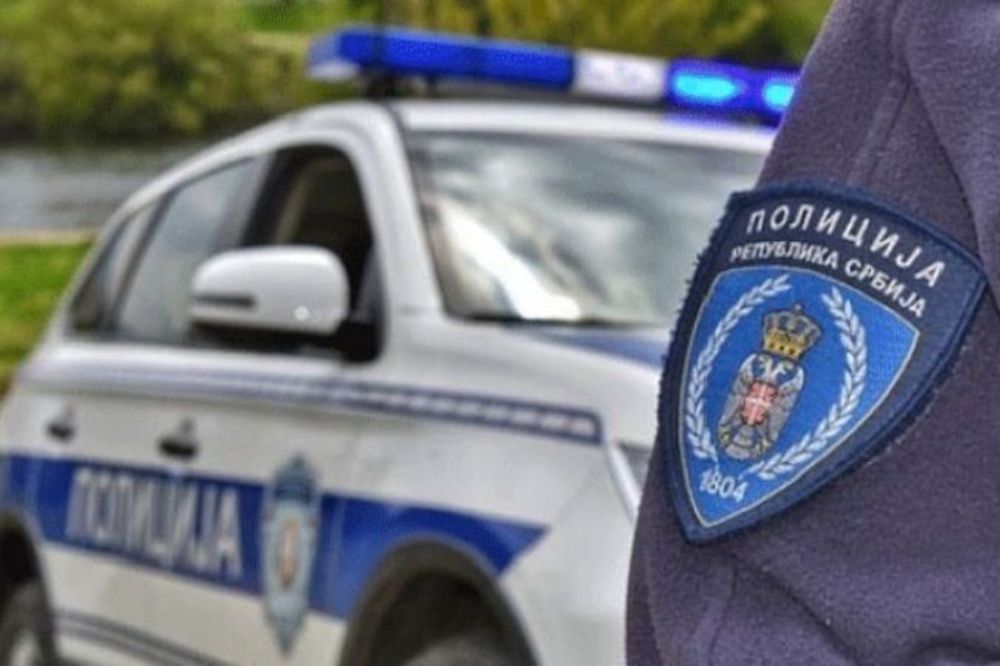 Policajac ubio suprugu, pa izvršio samoubistvo u Grockoj Policija Amblem Vozilo 1000X666