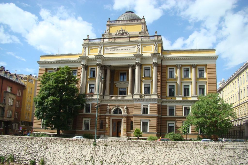 U BiH 1991. rođeno 67.000 dece, a prošle godine 25.911, za 8 godina napustilo je 283.734 stanovnika Sarajevo 1024X683