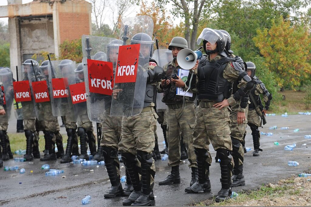 NATO raspoređuje dodatne snage na Kosovu 1080px Turkish KFOR Soldiers In Riot Training 1024x683
