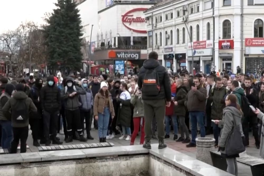 Protest Srednjoskolci Cacak 1000x666 1