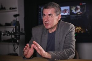 PREDRAG POPOVIC 1000x666 1 300x200