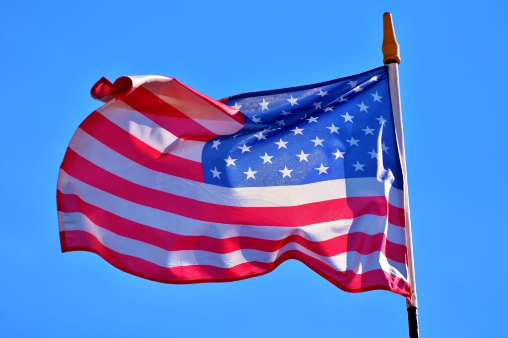 Stejt department o Srbiji: Korupcija, politički pritisak, ograničena sloboda izražavanja Zastava Sad Usa 1024x683