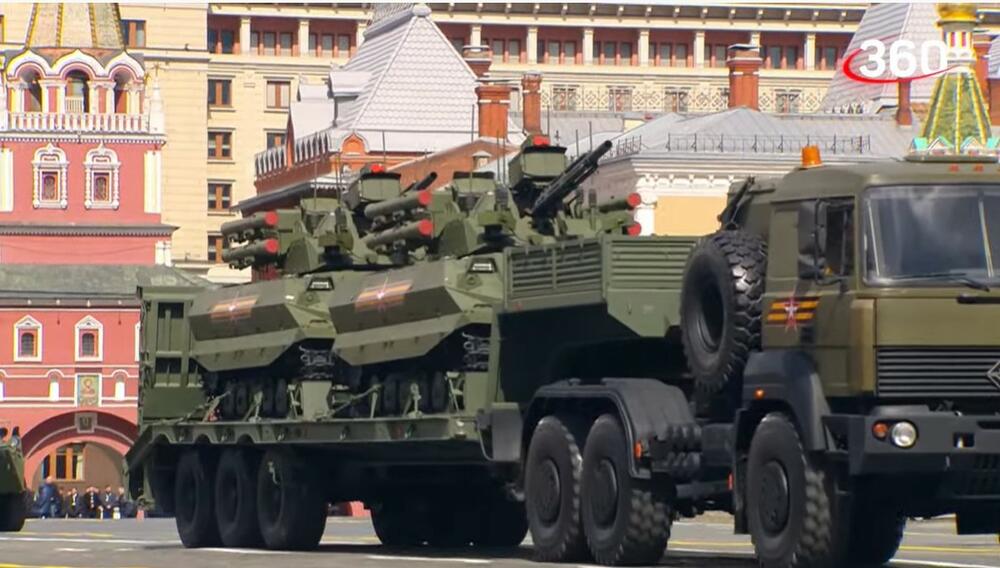 Hoće li Zelenski pogoditi Crveni trg? 3015159 Parada 10 Ff