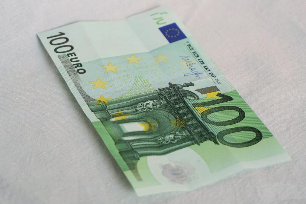 Euro 100 Evra 1024x682