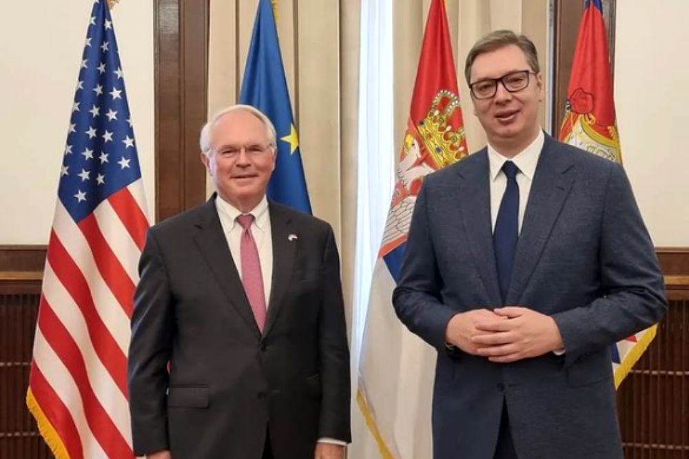 Američka ambasada se zove najteža bolest Srbije Hil Vucic 1000x666 2