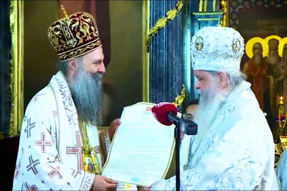 PATRIJARH PORFIRIJE Mitropolit Stefan Tomos Autokefalnost 1000x666 1