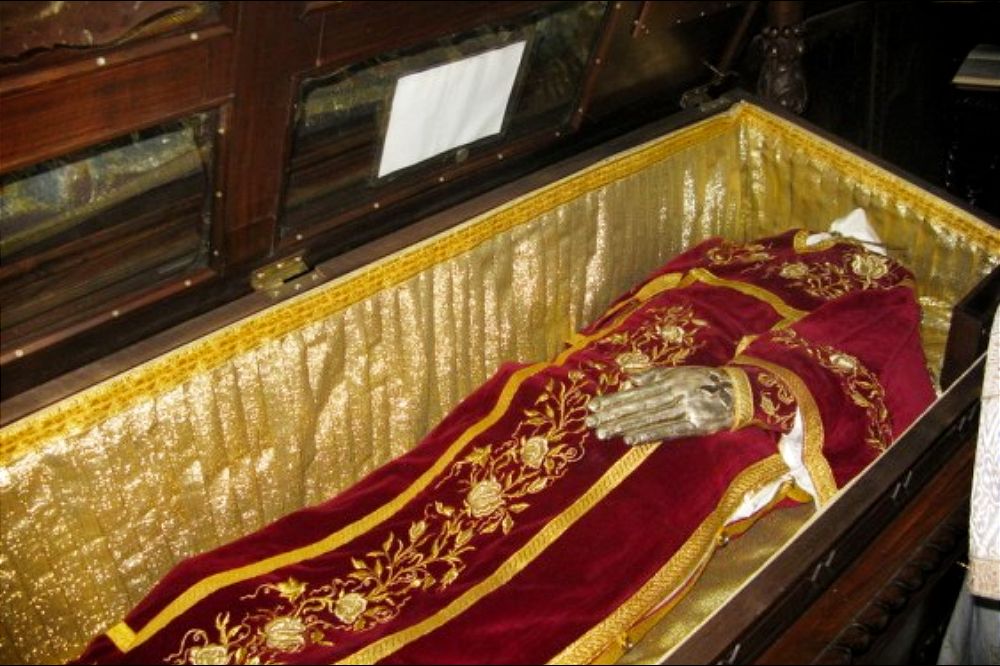 ZAŠTO SE SAMOZATIREMO? Kralj Milutin 1000x666 1