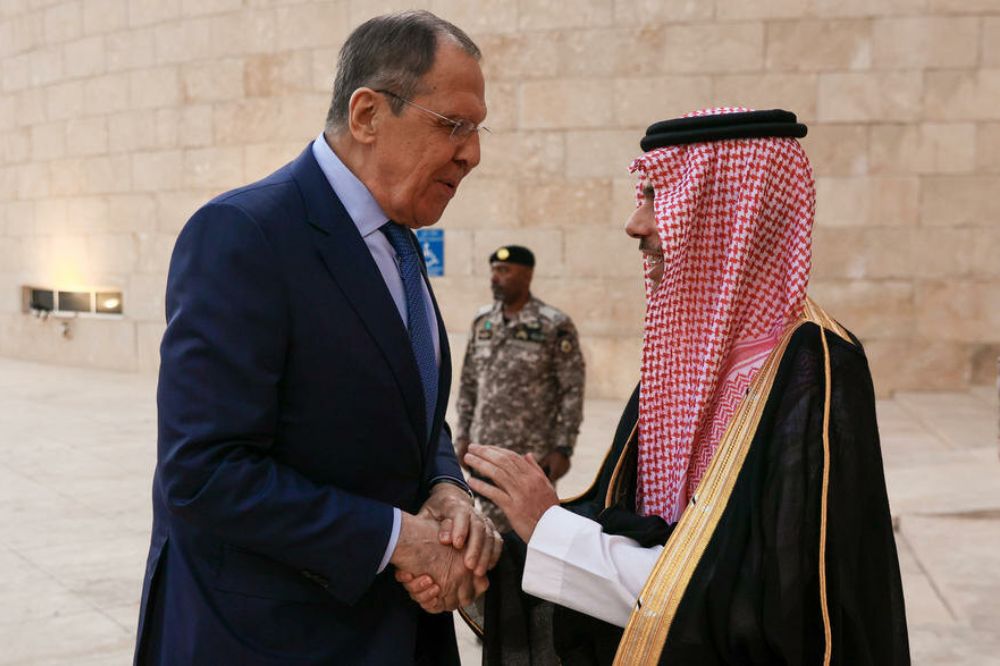 Lavrov u Rijadu: Zapad koristi Ukrajinu da širi dominaciju po svetu Lavrov RIJAD 1000X666