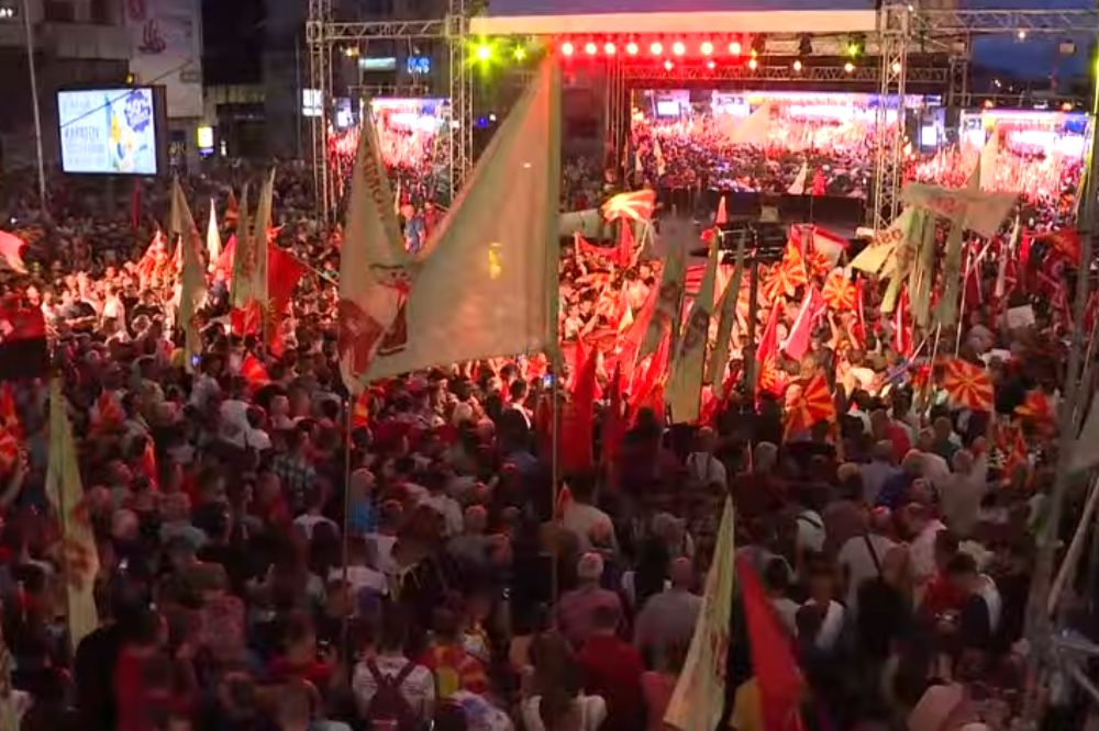 Protest VMRO DPMNE u Skoplju: Vrši se na rate bugarizacija Makedonije Protest Makedonija 1000x666 1