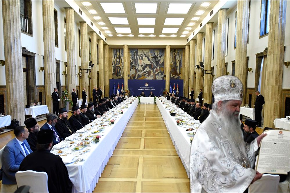 NEREALNA REALNOST Sabor Spc Vucic Tomos Arhiepiskopu Stefanu1000x666