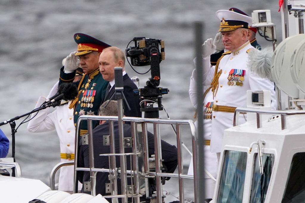 Putin: Ruska mornarica će narednih meseci dobiti novu hipersoničku raketu PUTIN