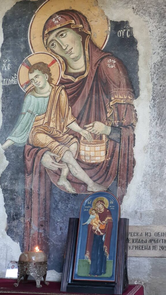 „Rebrendiranje“ crkve Bogorodice Ljeviške u Prizrenu u boji albanske zastave Djordjevic Prizren Bogorodica Ljeviska 1 1 576x1024