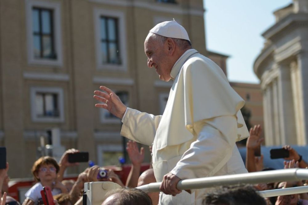 Pope Papa Franja 1000x666 1