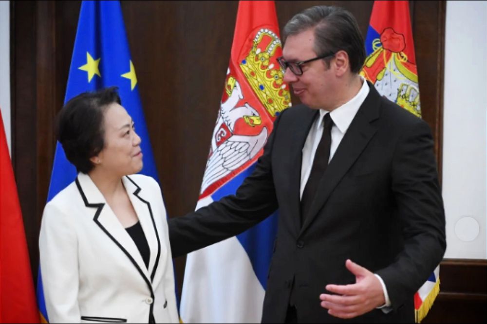 Cen Bo Aleksandar Vucic 1000x666 1
