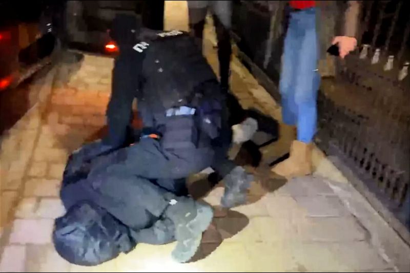 Uhapšen Albanac u Bujanovcu osumnjičen za terorizam: Pronađeno oružje i eksploziv Bia Hapsenje 800x533 1