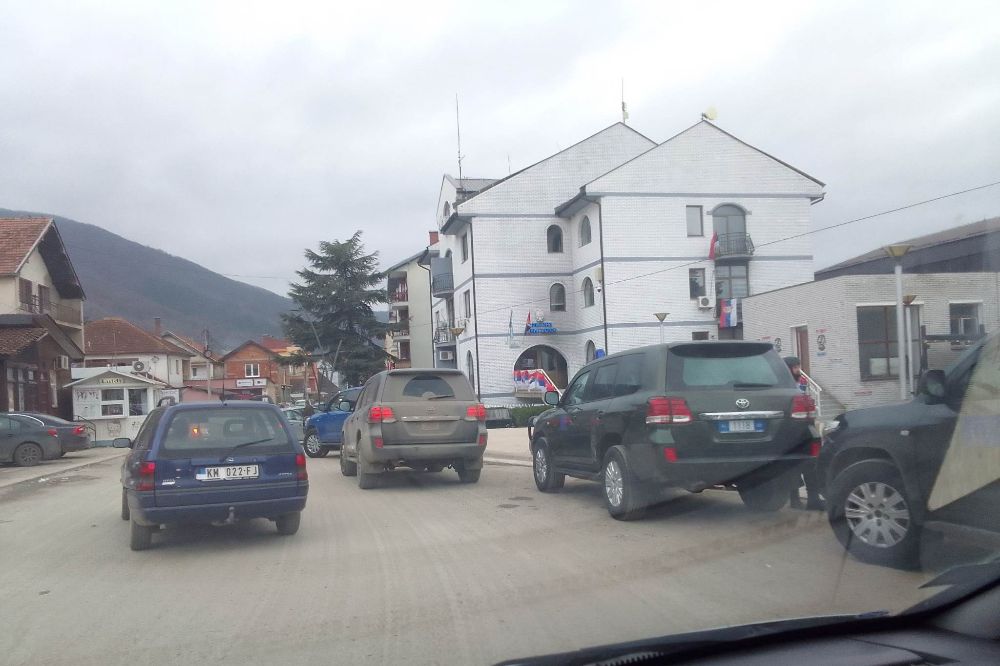 Sirene u Severnoj Mitrovici, incident u Zubinom Potoku Kossev 2 1000x666 1