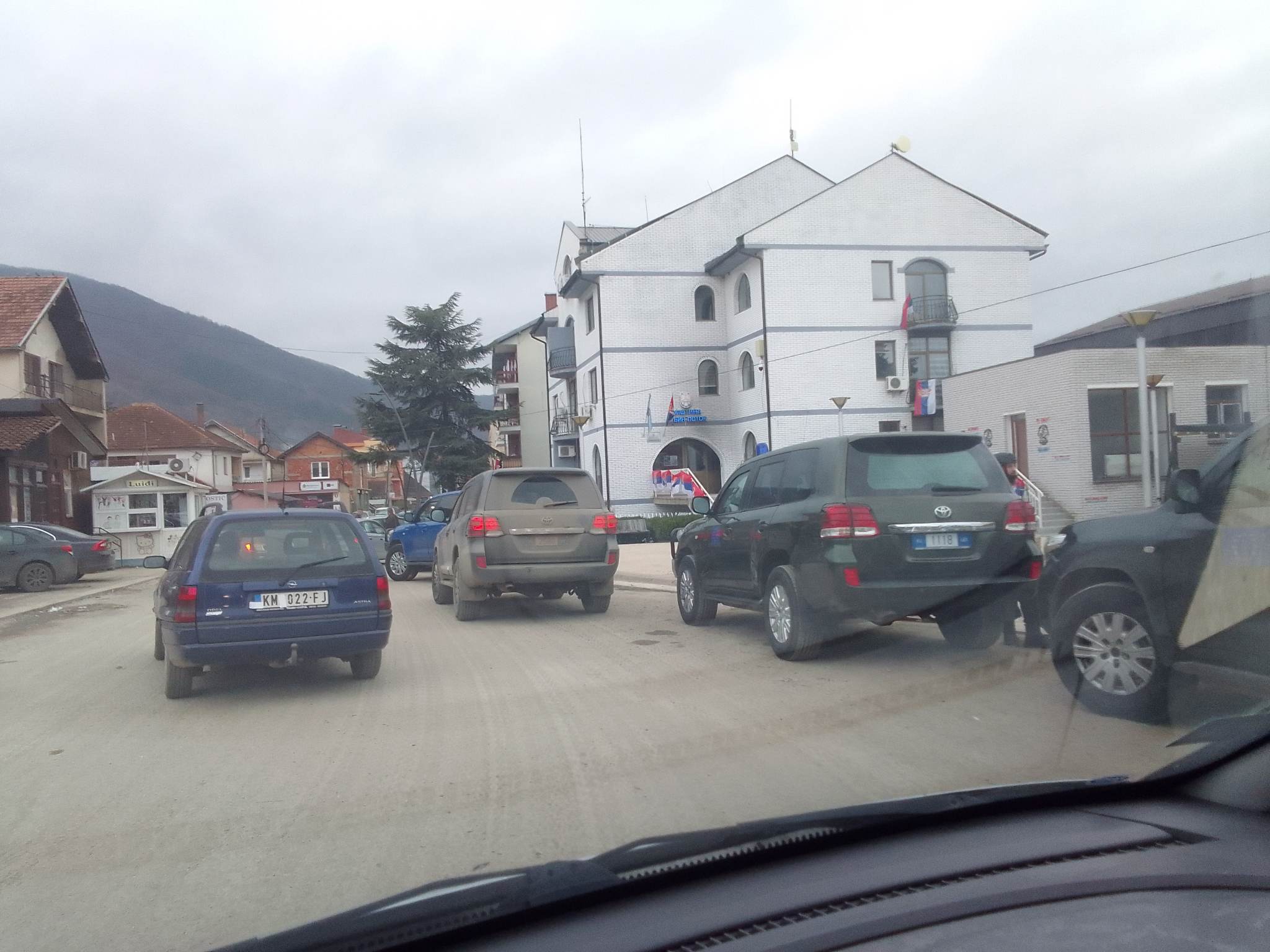 Sirene u Severnoj Mitrovici, incident u Zubinom Potoku Kossev 2