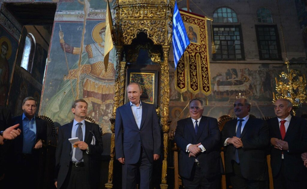 Rusko Bože pravde: Dok je američki san kuća u predgrađu i dvoja kola, ruski san je proterati nepravdu i tamu Putin Sveta Gora 1024x632