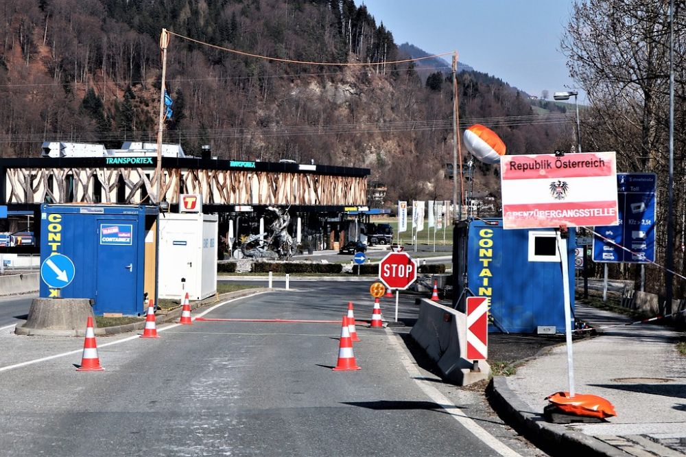 Istraga u Austriji: Oko 10.000 osumnjičenih, povezani sa Srbijom i Crnom Gorom Granica Austrija 1000x666 1
