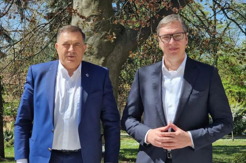 VUCIC DODIK 8521 B 1000x666 1