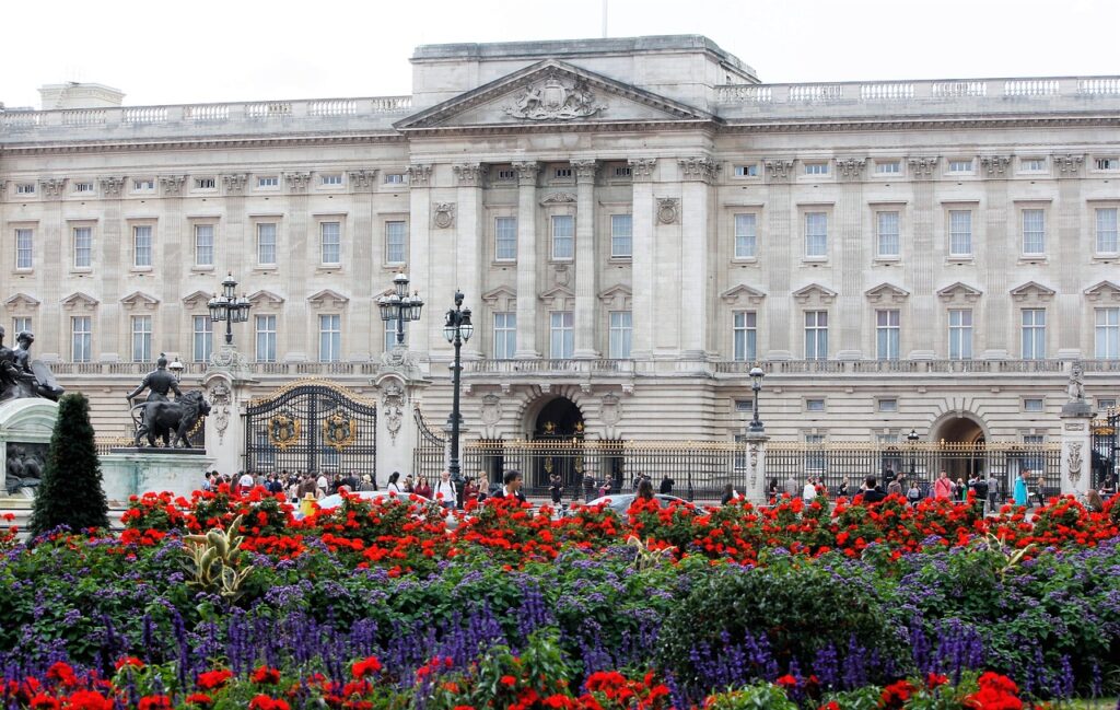 Karipske zemlje na putu otcepljenja od britanske monarhije Backingham Palace Bekingemska Palata Velika Britanija Engleska Dvorac 1024x649