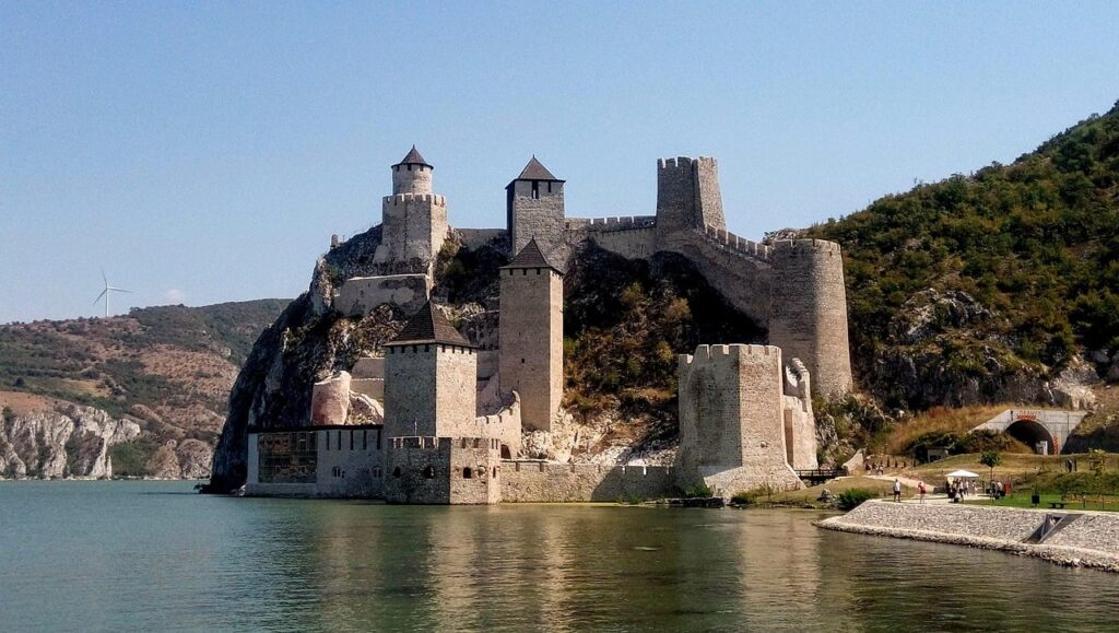 Golubac 7552515 1280 1024x579