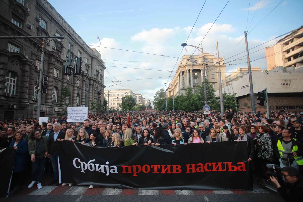 Danas peti protest 'Srbija protiv nasilja', planirana šetnja i 'prsten' oko Predsedništva Protesti Srbija Protiv Nasilja