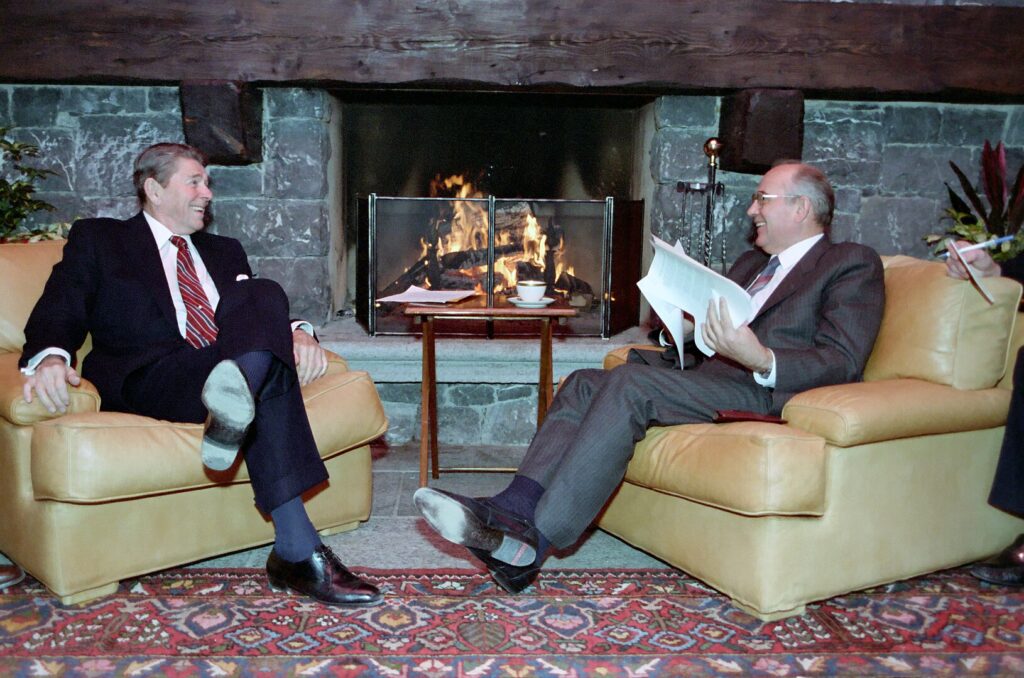 Regan I Gorbacov 1024x678