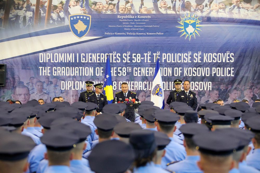 Simbol povratka ili prodaja „vere za večeru“: Kako je dočekan prijem 45 novih Srba u policiju sa centralom u Prištini? Policija Kosova 1000x666 1