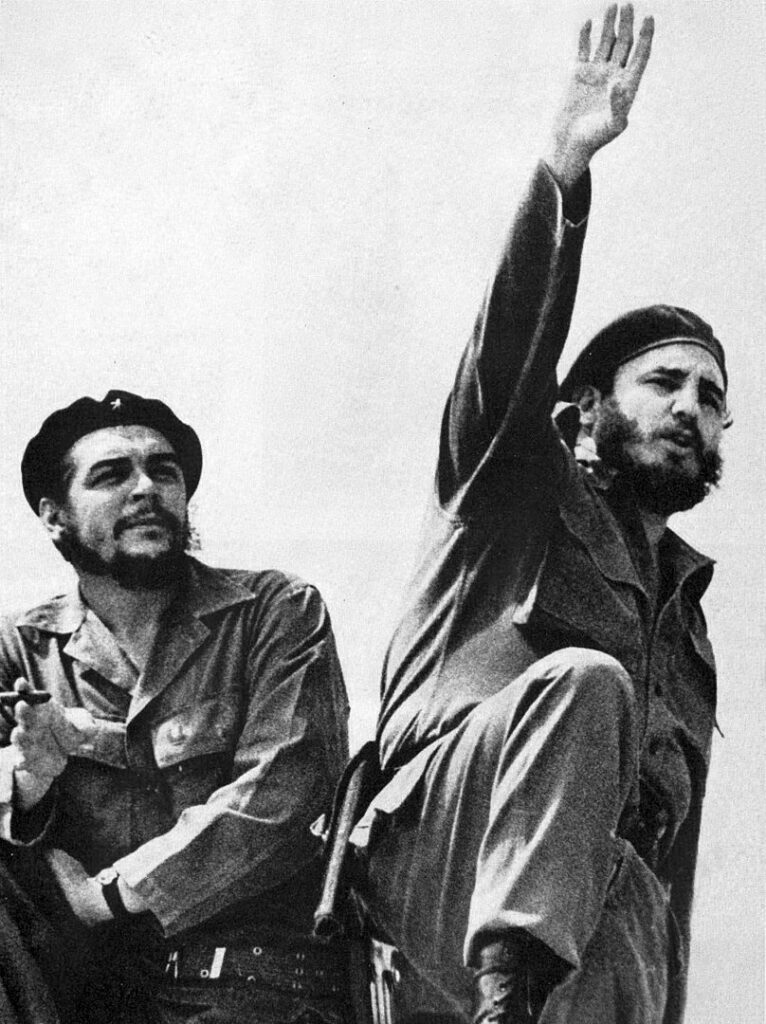 97 godina od rođenja Fidela Kastra: Lider koji je prkosio desetorici predsednika SAD Kastro Fidel Ce Gevara 766x1024